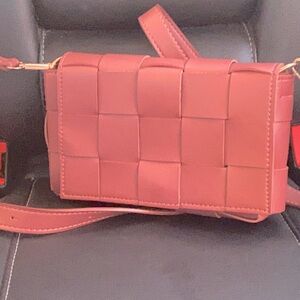 Weaved crossbody purse